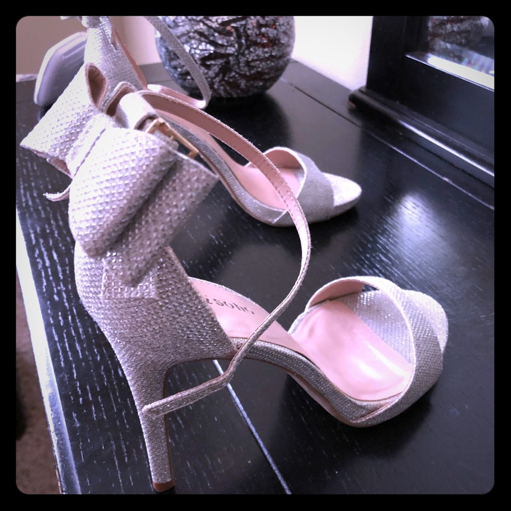 Silver Metallic Glitter Heels - 8.5